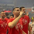 Skandalozan tekst koji je zapevao Ognjen Dobrić: Košarkaš Crvene zvezde se zaneo u slavlju, vodio navijanje Delija, ali…