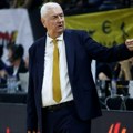 Navijači se okupili oko kuće srpske trenerske legende u znak zahvalnosti za dobre rezultate kluba