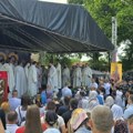 U manastiru Gračanica počela liturgija povodom Vidovdana