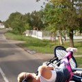 Tragedija u Ečki: Auto naleteo na dve biciklistkinje, jedna na licu mesta preminula