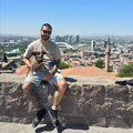Matija prodao stan, ostavio sve i krenuo na put oko sveta: Putuje sa psom i autom starim 26 godina (foto)