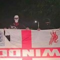 Čačanski džukci napravili akciju protiv Engleza na Marakani: Oteli im zastavu, pa ponosno pozirali s njom