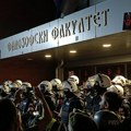 Više od 600 univerzitetskih profesora iz celog sveta osudilo brutalnost policije u novosadskom kampusu