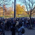 „Dobili smo nepristojnu ponudu“: Protest đaka i roditelja Pete beogradske gimnazije završen ispred Ministarstva prosvete (FOTO)…