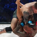 Marko Bojković dobio Poljaka odlukom sudija, publika u Areni mu opet zviždala: Srbin dominantan protiv Pjotra