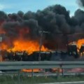 Šokantni snimci iz Šimanovaca: Vatra guta kamione, progovorili očevici o stanju vozača izgorelih vozila (foto, video)