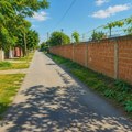 POSLE NAŠEG PISANJA: Uređen prostor kod vojnog objekta – pohvale radnicima koji su završili posao Uređen prostor kod vojnog…