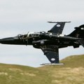 Srušio se avion britanskog RAF-a u Velsu: Dvojica pilota iskočila pre pada i zadobila lakše povrede (video)