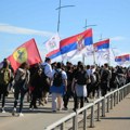 Studenti iz zapadne Srbije pešače u tri kolone na završni predizborni skup u Beogradu