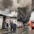 Dramatične scene - gori pijaca u Sarajevu! Čuju se i eksplozije, šest vatrogasnih ekipa na terenu