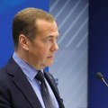 Medvedev: Zapad bi da zadrži uzde za upravljanje svetom