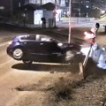 (Video): Vozač automobilom uništio rampu u banjalučkom naselju: Iz Železnica Srpske upozoravaju na opasnost od bahate…