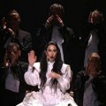 Konstrakta mesila hleb na sceni, a ljudi šokirani: Velika simbolika krije se iza nastupa pevačice koja je oduševila Srbiju
