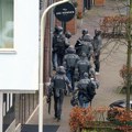 (Video) Kraj talačke krize u Holandiji: Taoci oslobođeni, priveden maskirani muškarac nakon drame od 7 sati