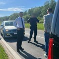 Hrvatska policija sprečila srpskog ministra da poseti spomenik žrtvama Jasenovca Zaustavili su kombi, okružili ga sa 3…