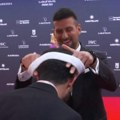 "Nadal i Alkaraz su me ispalili, samo Novak nije" Hit scena sa dodele Laureus nagrada: Đoković oduševio planetu jednim…