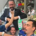 Novinaru iz tzv. Kosova, koji je povocirao Srbe, navijači uzeli mikrofon, a onda je nastala tuča pred kamerom