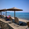 Plata od 2.000 evra za posao na plaži, ali niko neće to da radi: Teži uslovi nego što se misli? Bivši radnik otkrio kako…