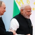 Modi ne krije zadovoljstvo zbog susreta s Putinom /foto, video/