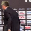 Emocije potpuno slomile Đanmarka Poceka: Pogledajte kako je ustao i napustio konferenciju za medije