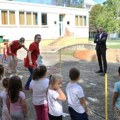 Stevović uručio sportske rekvizite za mališane vrtića ''Zeka''