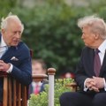 Uživo "ovo nikad nije viđeno" Tramp i Melanija stigli u Vindzor, dočekali ih Vilijam i Kejt: Kralj Čarls priredio specijalnu…