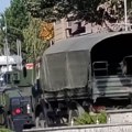 Konvoj od pet vozila tzv. KBS prošao severnim delom Mitrovice, tvrde da su zalutali