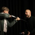 Nove varijacije teatra humanosti – janko cekić i Goran šušljik o besplatnom pozorišnom karavanu po Srbiji