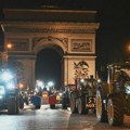 Stotine traktora prošlo Parizom u znak protesta zbog sporazuma EU sa zemljama Južne Amerike