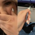 Stavila je telefon na punjač tokom leta i istog trena zažalila: "Postaću najomraženija osoba"