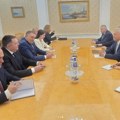 Dodik u Moskvi: Neprihvatljivo bilo kakvo izmeštanje Kancelarija OHR, novi čovek na čelu da bude "oročen" na godinu-dve