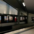 Muškarac hodao tunelima metroa u Atini, saobraćaj privremeno obustavljen