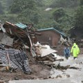 U poplavama u Južnoj Koreji poginule 22 osobe