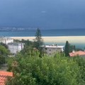 Požutelo more u Hrvatskoj, turisti se zabrinuli! Snimci preplavili mreže, a stručnjaci objasnili o čemu se radi! (video)