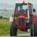 Stiški ratari traktorima na ulici zahtevaju bolje otkupne cene