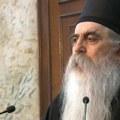 Predsedništvo: Episkop Irinej čestitao dragom prijatelju Vučiću na pobedi otadžbinske opcije