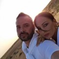 Aleksandra Prijović uživa na odmoru Pevačica sa Filipom i sinom u pustinji, objavila fotografije sa putovanja!