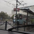 Vozač autobusa udario u stub rasvete u Beogradu: Popucala sva stakla, prednji kraj ulubljen