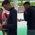 Novak pazi šta jede, ali ovaj slatkiš ne odbija: Isplivao Đokovićev snimak sa teniserkom - ona zna njegovu tajnu!