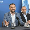 Novi Sad u haosu, a gradonačelnik Žarko Mićin na odmoru na Tasosu, komentarisao i BMW sa fotografija: „Vraćam se da budem uz…