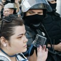 To ne sme da izađe u javnost: Sve žešći napadi na novinarke u kojima učestvuje i policija