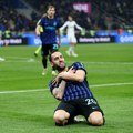 Čalhanoglu sa distance kao da je penal, Inter servirao poker Komu