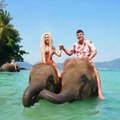 (Foto) Jašu slonove, maze se s tigrovima, piju kokosovu vodu: Evo šta estradnjaci rade na Tajlandu usred januara