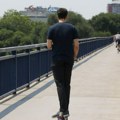 MUP upozorava vozače električnih trotineta: Kolovozom mogu da se kreću samo u ovom slučaju