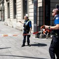 (Video) Izbo ljude na stanici i pobegao! Pomahnitali muškarac pre napada vikao "Alahu Akbar": Drama u Švajcarskoj