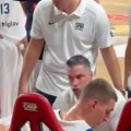 Gorelo je na tajm-autu! Dušan Alimpijević besan kao ris, rekao je sve i svašta našim košarkašima! (video)