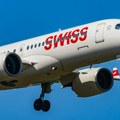 Putniku naglo pozlilo u avionu iznad Atlantika, pilot doneo dramatičnu odluku: 200 ljudi u šoku gledalo kako avion pravi…