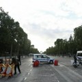 Policija u Marseju zasutavila auto koje je vozilo dete, na mestu suvozača sedeo otac