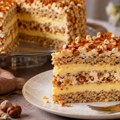Tajna je u karamel filu sa lešnicima: Egipat torta osvaja već na prvo parče