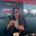 "E, muko moja pređi na drugog" Ceca Ražnatović se ovako bori protiv jake temperature: pravi lek na aerodromu posle nastupa -…